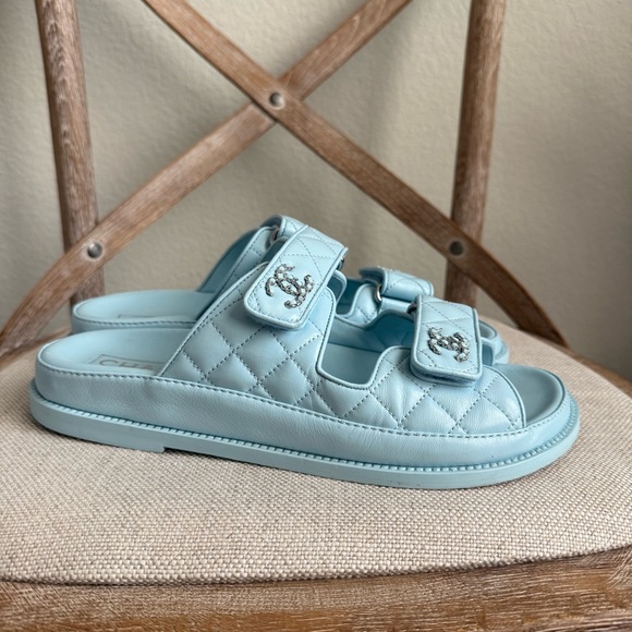 Chanel quilted Velcro dad chain CC slide sandals - Picture 5 of 13